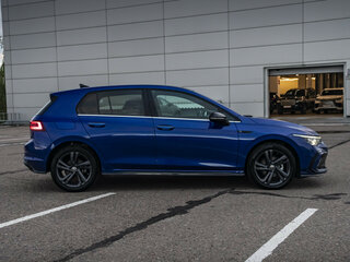 2020 Volkswagen Golf VIII, синий, 2519000 рублей, вид 4