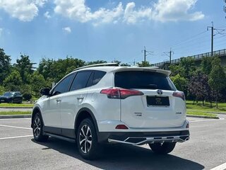2018 Toyota RAV4 IV (XA40) Рестайлинг, белый, 1706000 рублей, вид 3