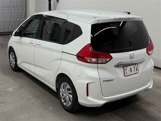 2017 Honda Freed II, белый, 1497000 рублей, вид 2