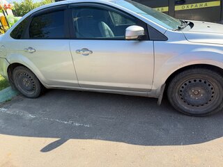 2010 Ford Focus II Рестайлинг, серебристый, 280000 рублей, вид 2