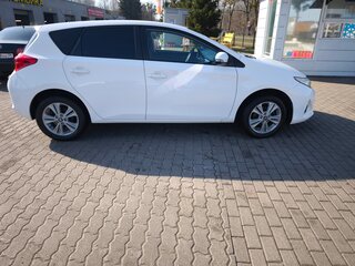 2014 Toyota Auris II, белый, 1139000 рублей, вид 2