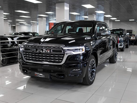 2026 Ram 1500 Crew Cab V Рестайлинг, чёрный