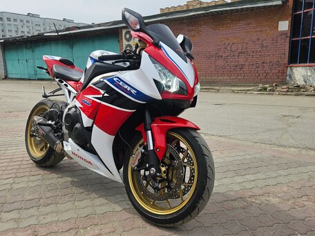 2014 Honda CBR 1000 RR/RA Fireblade, красный, 1099999 рублей, вид 1