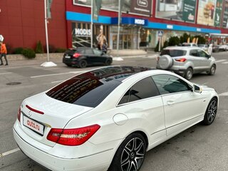 2011 Mercedes-Benz E-Класс 250 5G-Tronic IV (W212, S212, C207), белый, 1350000 рублей, вид 2