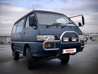 1990 Mitsubishi Delica III, зелёный, 499999 рублей, вид 1
