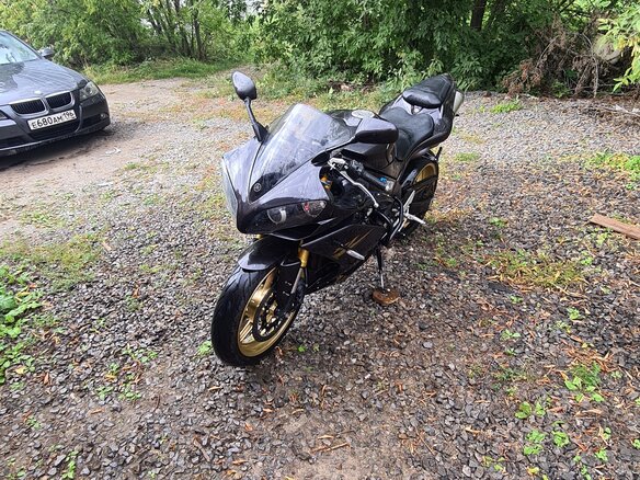 2008 Yamaha YZF-R1, чёрный, 900000 рублей - вид 3