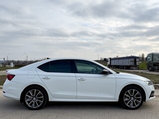 2021 Skoda Octavia IV (A8), белый, 3300000 рублей, вид 3