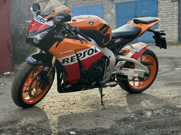 2013 Honda CBR 1000 RR/RA Fireblade, оранжевый, 950000 рублей - вид 3