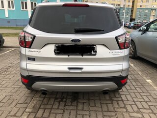 2017 Ford Escape III Рестайлинг, серебристый, 1500000 рублей, вид 2