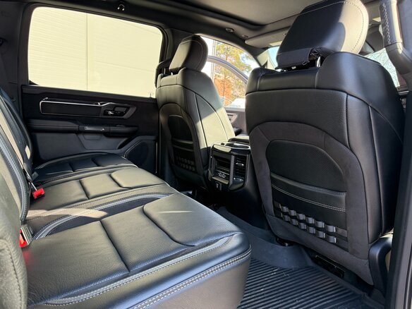 2022 Ram 1500 Crew Cab TRX V, чёрный, 15500000 рублей - вид 15