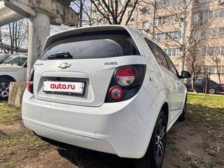 2014 Chevrolet Aveo II, белый, 920000 рублей, вид 4