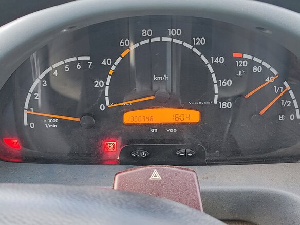2015 Mercedes-Benz Sprinter Classic, белый, 900000 рублей - вид 2