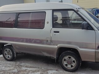 1990 Toyota MasterAce Surf, бежевый, 370000 рублей, вид 2