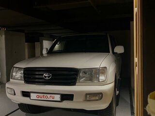 2003 Toyota Land Cruiser 105 100 Series Рестайлинг 1, белый, 1800000 рублей, вид 5