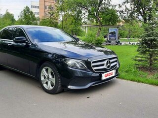 2017 Mercedes-Benz E-Класс 200 V (W213, S213, C238), чёрный, 2050000 рублей, вид 3