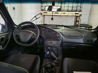 2014 Chevrolet Niva I Рестайлинг, коричневый, 696000 рублей, вид 3
