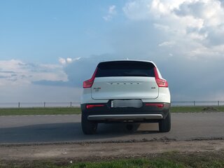 2019 Volvo XC40 I, белый, 2400000 рублей, вид 2