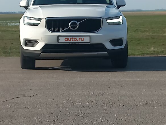 2019 Volvo XC40 I, белый, 2400000 рублей