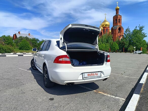 2011 Skoda Superb II, белый, 1500000 рублей - вид 5