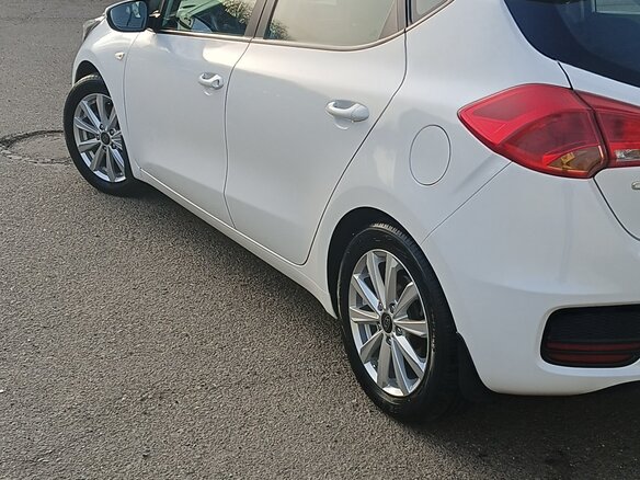 2016 Kia Ceed II Рестайлинг, белый, 1350000 рублей - вид 7