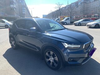 2020 Volvo XC40 I, синий, 3190000 рублей, вид 4