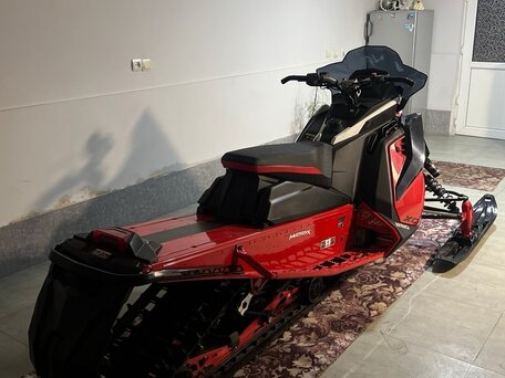 2022 Polaris 850 INDY, красный, 1800000 рублей, вид 2