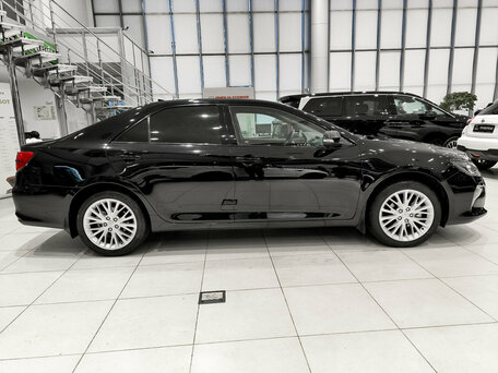 2017 Toyota Camry VII (XV50) Рестайлинг 2, чёрный, 2390000 рублей, вид 4