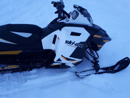 2013 BRP Ski-Doo MXZ Renegade X 1200, белый, 1250000 рублей, вид 5