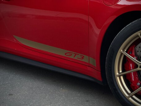2025 Porsche 911 GT3 992 Рестайлинг, красный, 31450000 рублей, вид 5