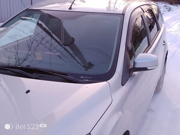 2011 Ford Focus II Рестайлинг, серебристый, 750000 рублей - вид 3