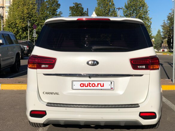 2018 Kia Carnival III, белый, 2550000 рублей - вид 4