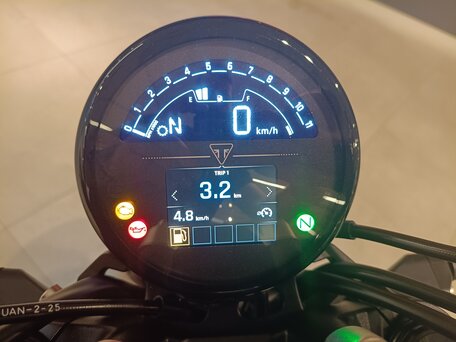 2026 Triumph Trident 660, жёлтый, 1098000 рублей, вид 5