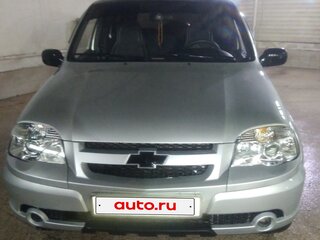2010 Chevrolet Niva I Рестайлинг, серебристый, 550000 рублей, вид 1