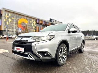 2019 Mitsubishi Outlander III Рестайлинг 3, серебристый, 1996000 рублей, вид 3