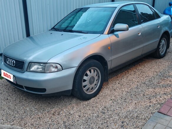 1997 Audi A4 I (B5), серебристый