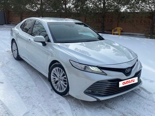 2019 Toyota Camry VIII (XV70), белый, 3450000 рублей, вид 1