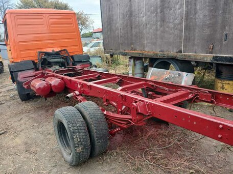 1990 Mercedes-Benz 814, красный, 400000 рублей, вид 3