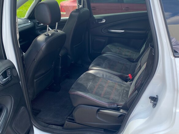 2011 Ford S-MAX I Рестайлинг, белый, 890000 рублей - вид 9
