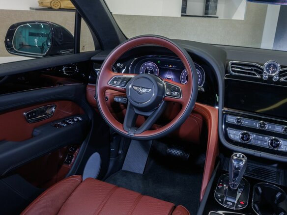2025 Bentley Bentayga I Рестайлинг, чёрный, 34500000 рублей - вид 15