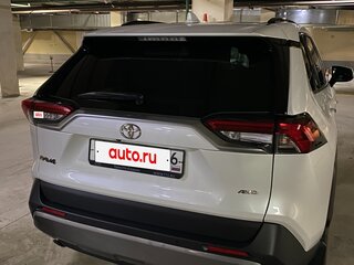 2019 Toyota RAV4 V (XA50), белый, 5000000 рублей, вид 3