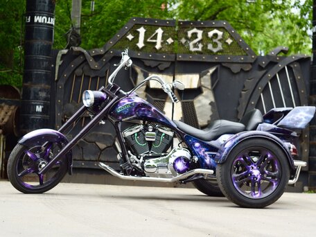 2016 Harley-Davidson Road King, фиолетовый, 3100000 рублей, вид 1