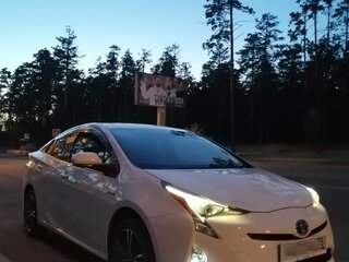 2016 Toyota Prius IV (XW50), белый, 1750000 рублей, вид 2