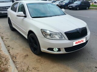 2010 Skoda Octavia II (A5) Рестайлинг, белый, 800000 рублей, вид 4