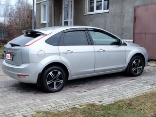 2008 Ford Focus II Рестайлинг, серебристый, 775000 рублей, вид 3
