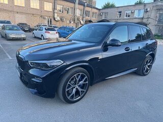 2019 BMW X5 50i IV (G05/G18), чёрный, 7200000 рублей, вид 1