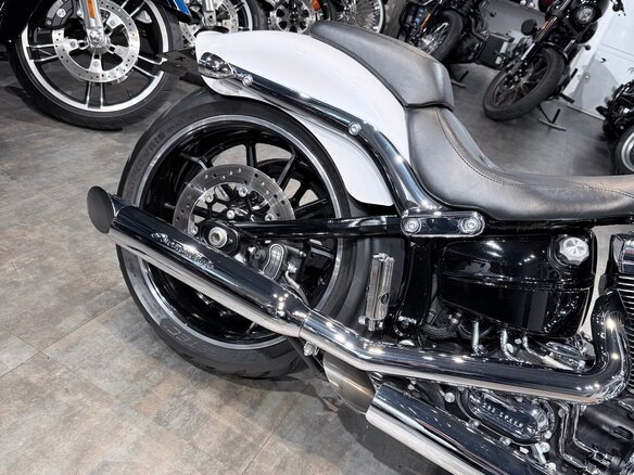 2016 Harley-Davidson Breakout, белый, 1799000 рублей - вид 13