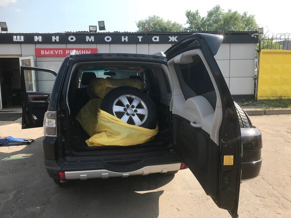 2007 Mitsubishi Pajero IV, чёрный - вид 11
