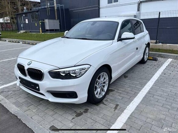 2017 BMW 1 серии 118d II (F20/F21) Рестайлинг, белый, 1700000 рублей