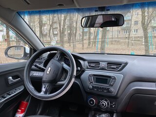 2014 Kia Rio 6-speed III, белый, 1050000 рублей, вид 5