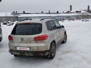 2013 Volkswagen Tiguan I Рестайлинг, белый, 1700000 рублей, вид 3